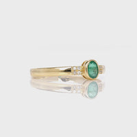 Circle Emerald Ring