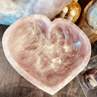 Large Rose Quartz Heart Bowl – Sculptural Crystal for Love & Luxury
