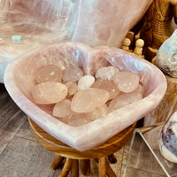 Large Rose Quartz Heart Bowl – Sculptural Crystal for Love & Luxury