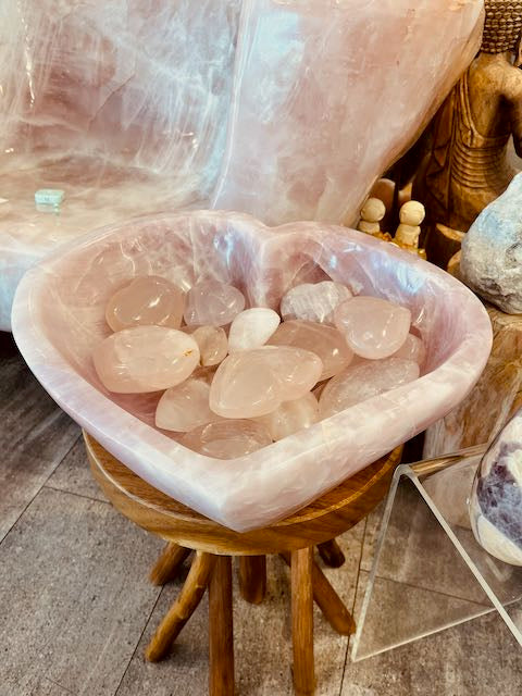 Large Rose Quartz Heart Bowl – Sculptural Crystal for Love & Luxury