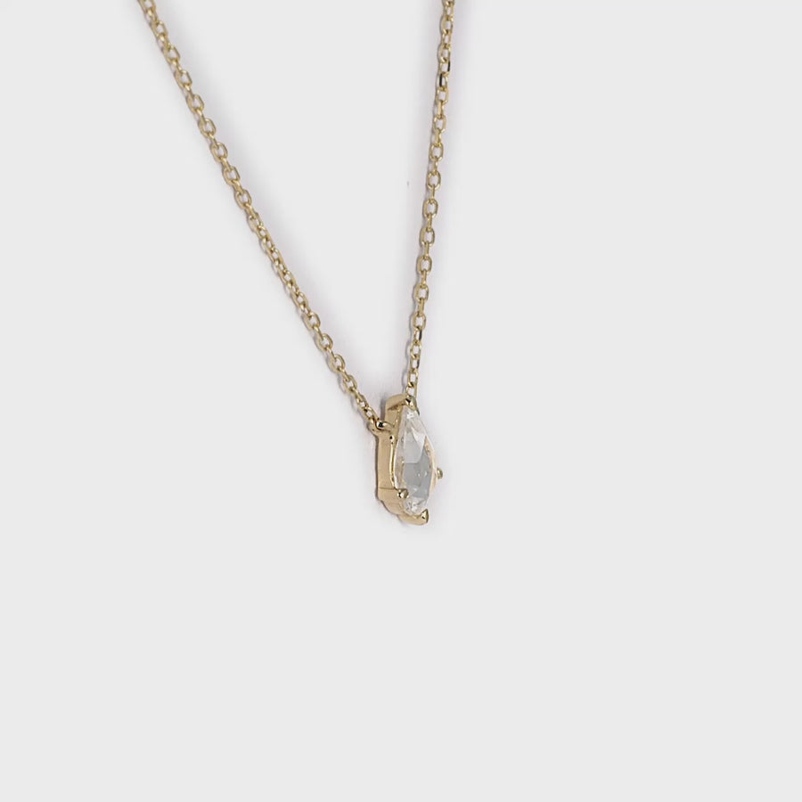 Enchanting Necklace with White Sapphire