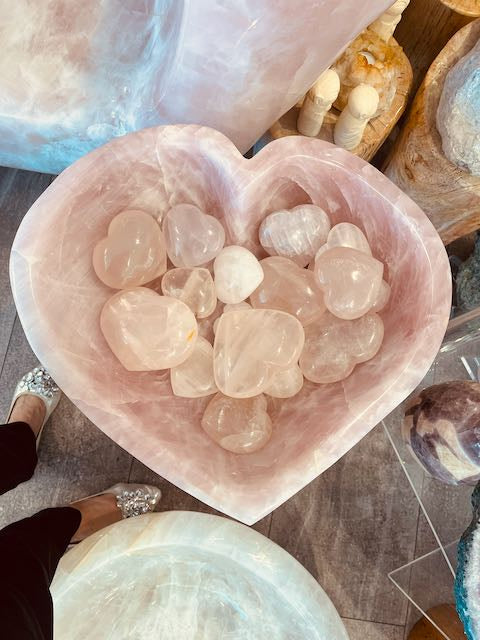 Large Rose Quartz Heart Bowl – Sculptural Crystal for Love & Luxury