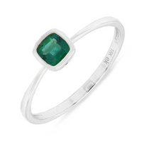 Simple Emerald Ring